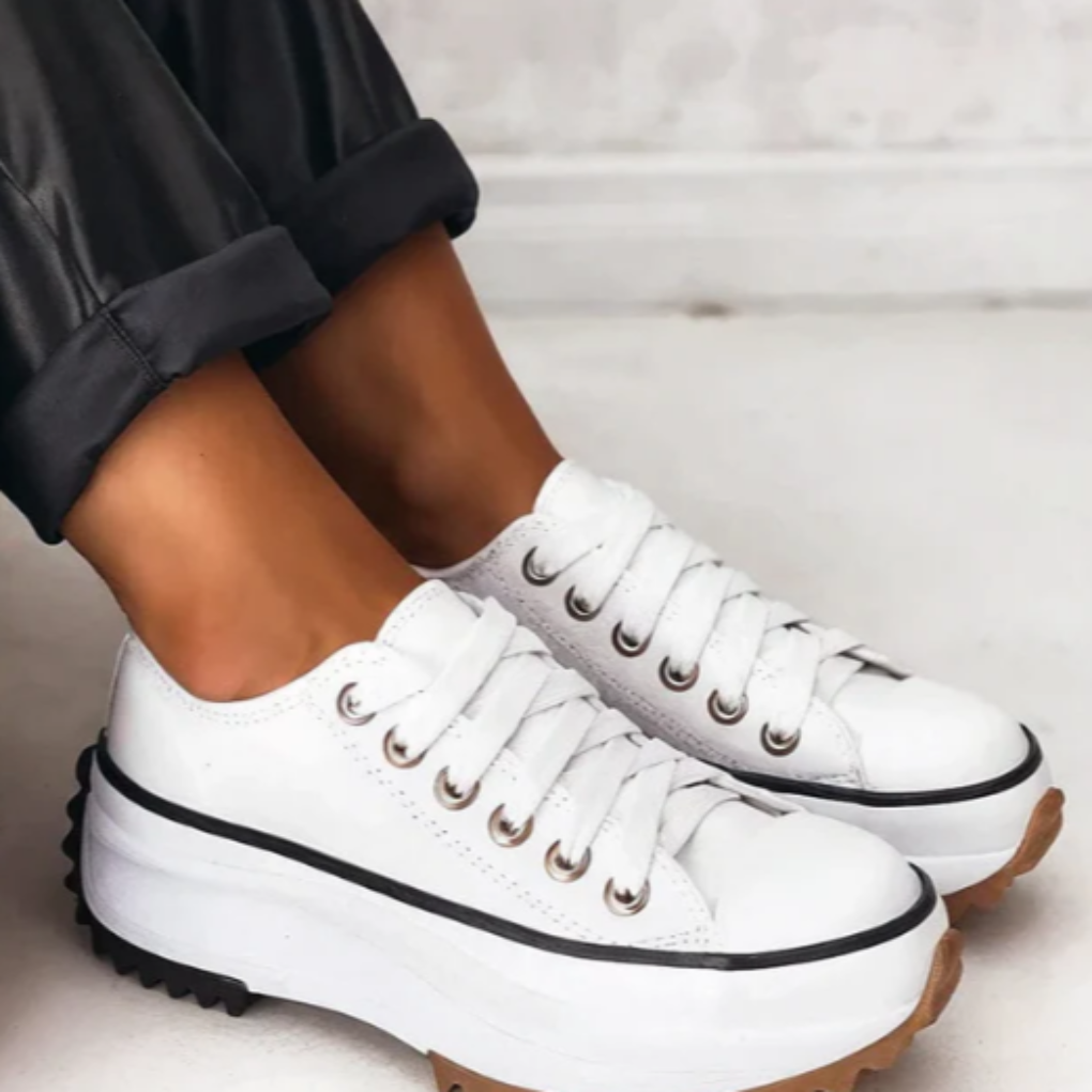 Women's Lace-Up Round Toe Platform Sneakers
