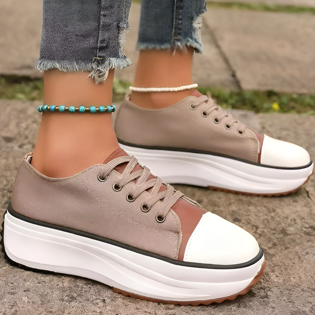 Women's Lace-Up Round Toe Platform Sneakers